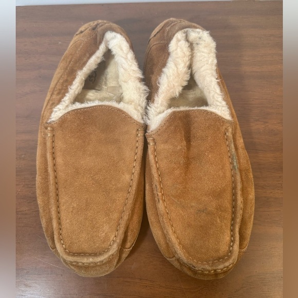 Men\'s Tan Suede UGG Loafers Slippers. 11.5-12 main image 5